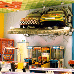 ambientación escenográfica en el sector de juegos